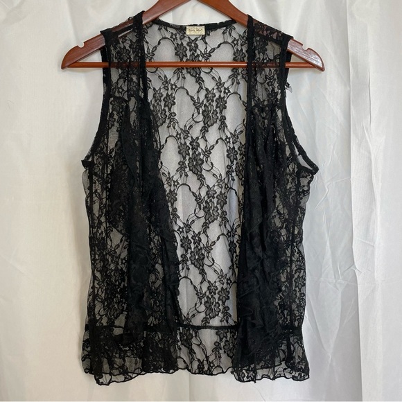 CARRIE ALLEN Women’s Black Lacy Ruffle Floral Sleeveless Vest Shawl Size Small - Picture 1 of 9